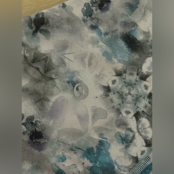 Lululemon Align Leggings - Color: Kaleidofloral Multi - Size:2 - Picture 4 of 4
